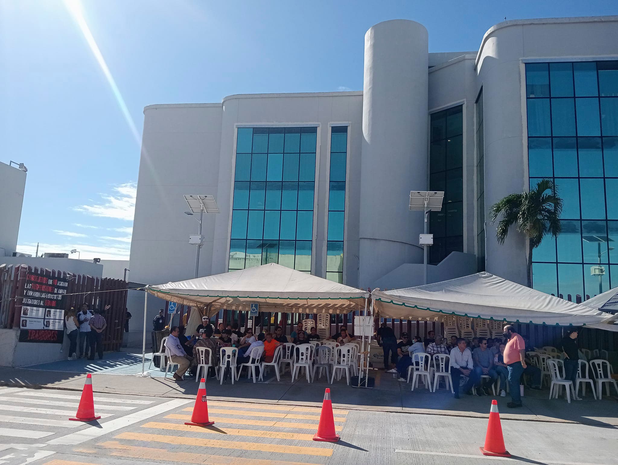Mantienen paro en Veracruz trabajadores del PJ
