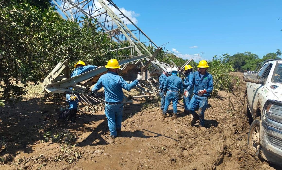 Afirma CFE que restableció al 100% luz en zonas afectadas