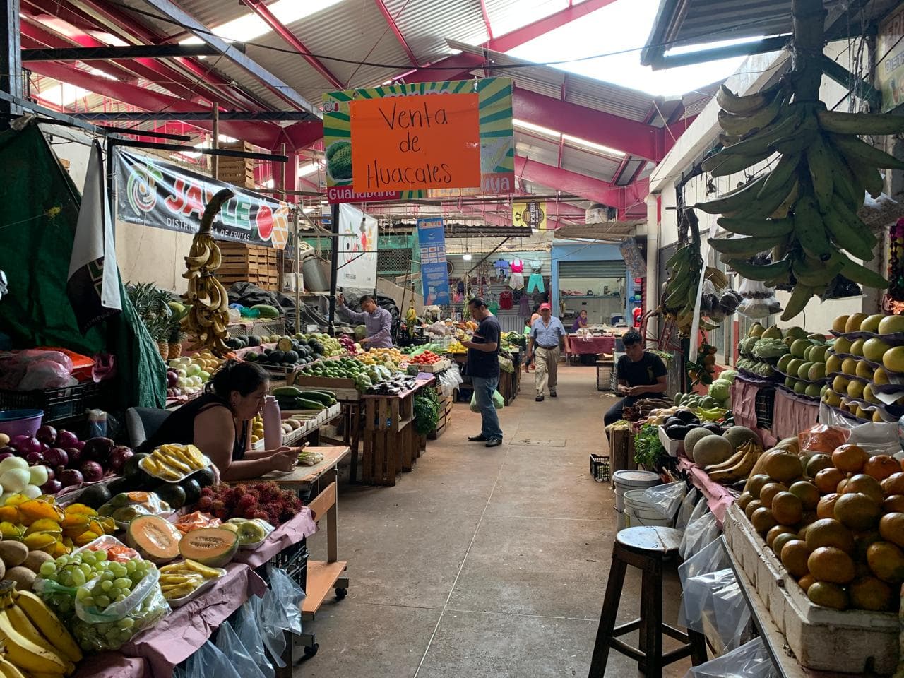 Por inseguridad, bajan ventas en mercado de la Sierra