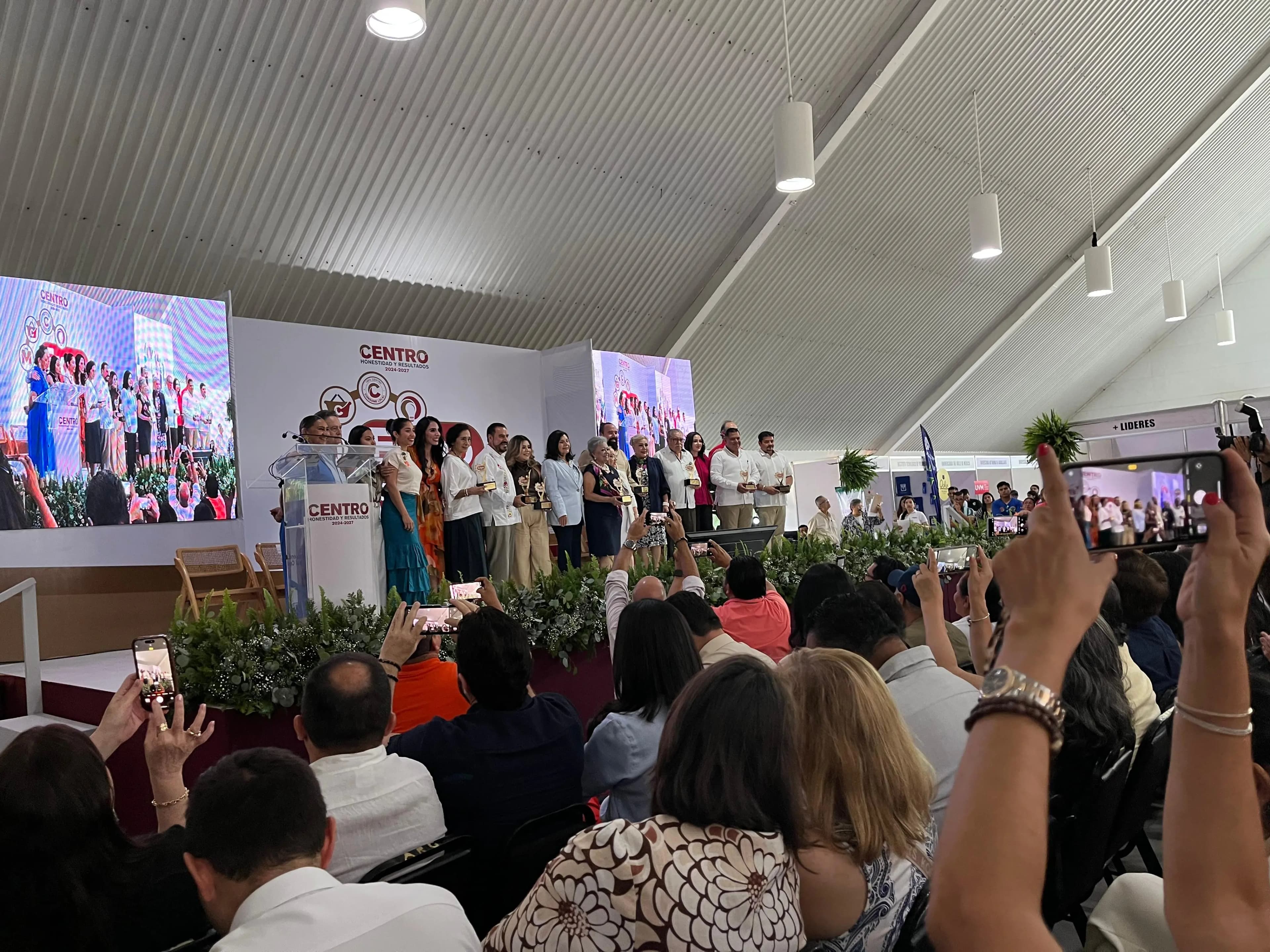 Inaugura Centro Expo Empresarial 2025