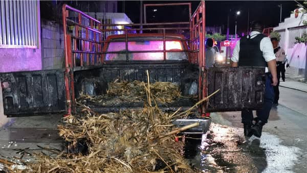 Chispitas encienden camioneta en Ciudad del Carmen