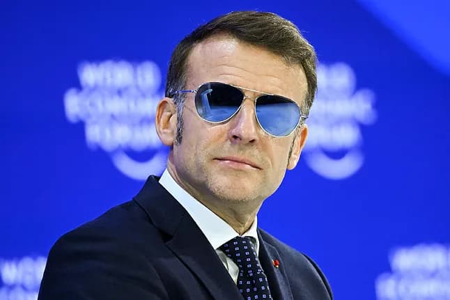 Quiere Macron acelerar prohibición de redes sociales a menores en Francia