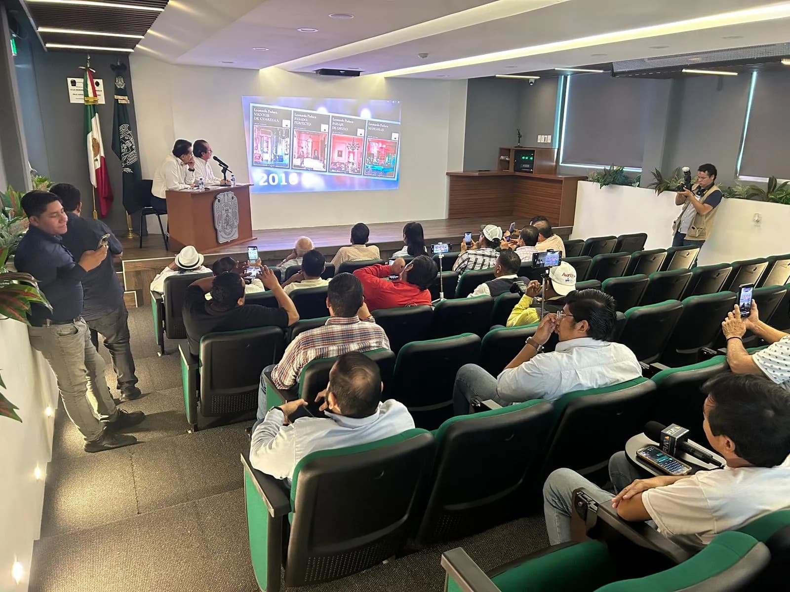 Reunirá FIL de la UJAT a escritores de Chile, Cuba y México