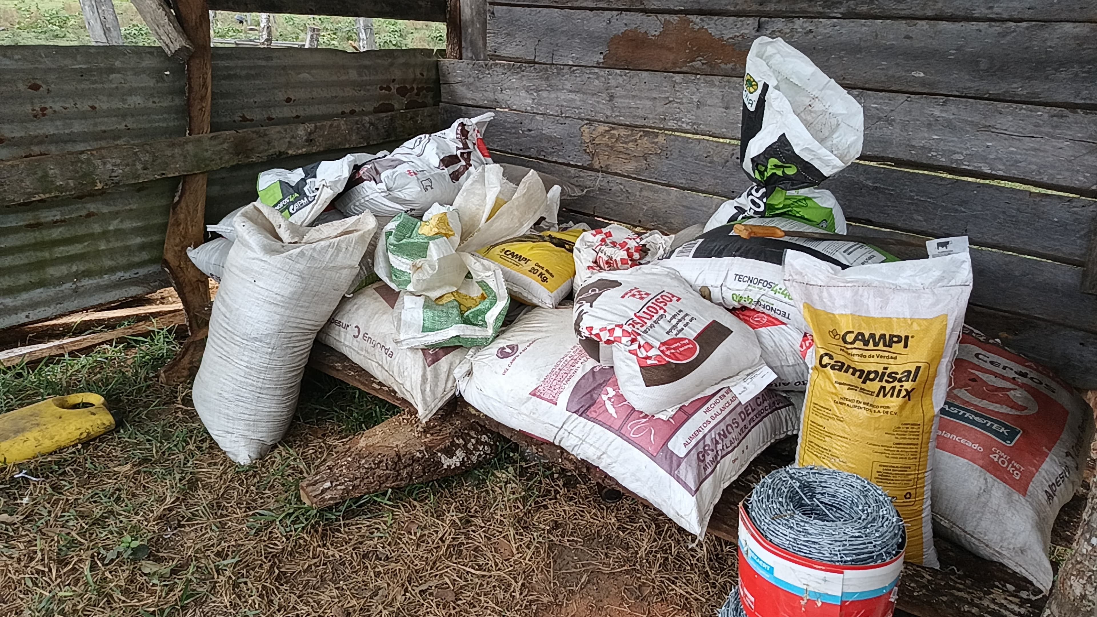 Investigación a fondo sobre pollinaza contaminada, exigen MC y PRI