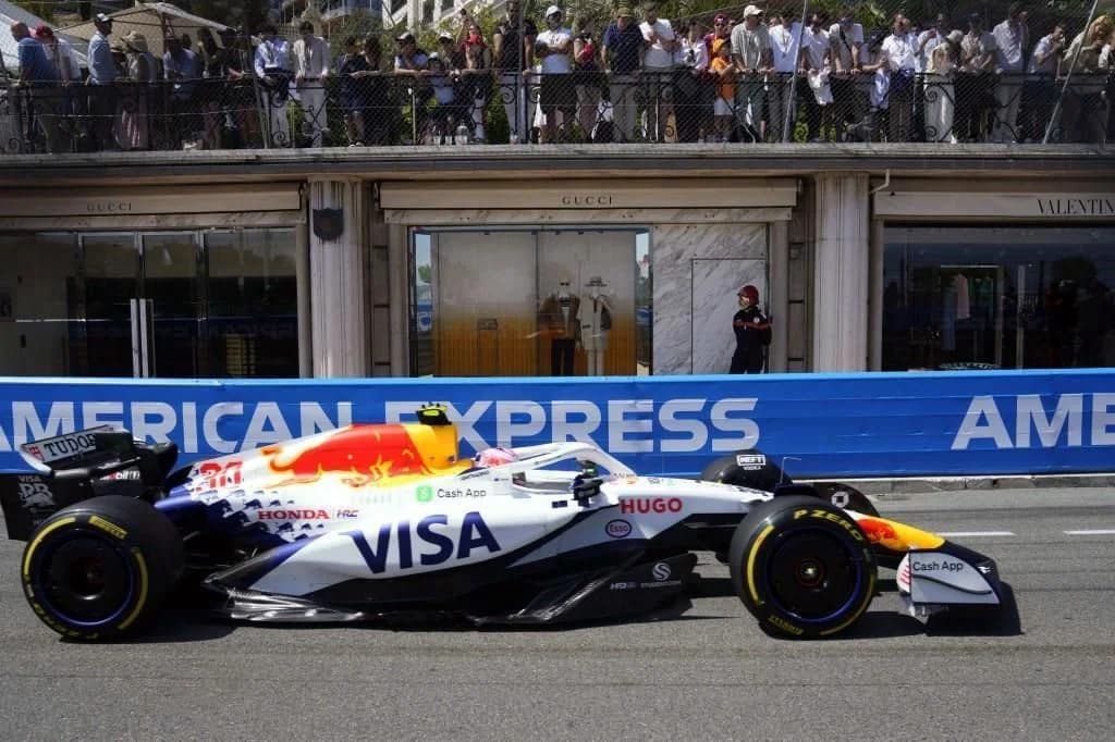 Suma Lawson sus primeros puntos con Racing Bulls