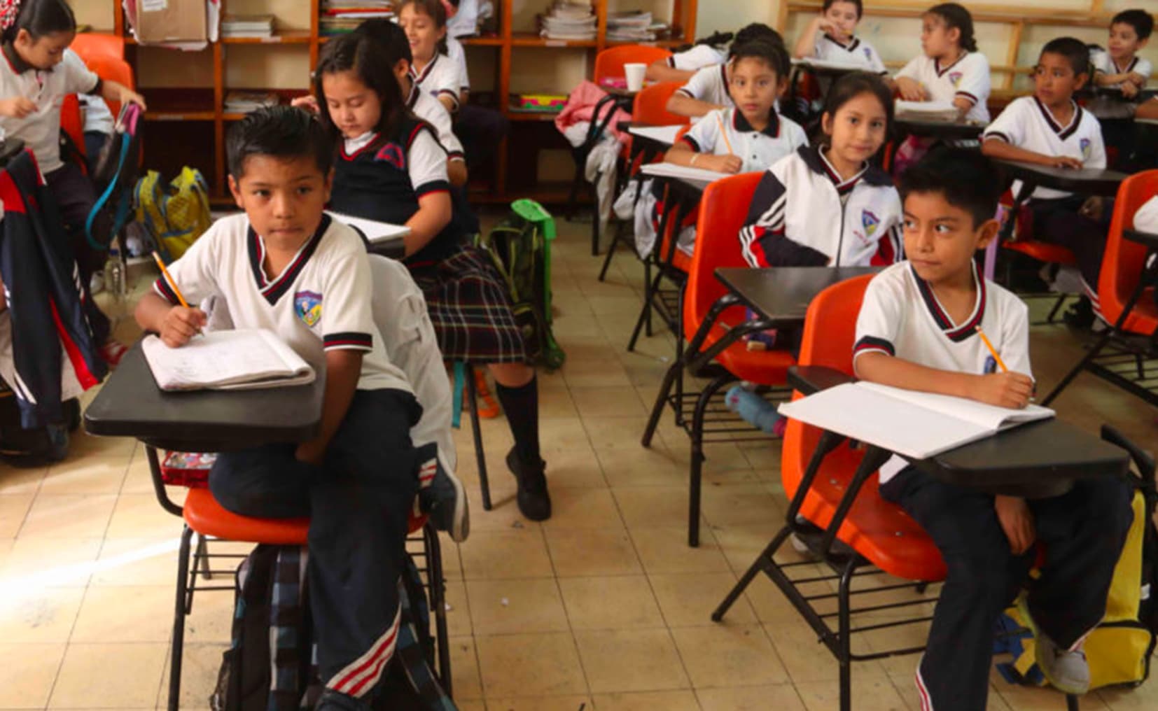 Prepare papeles para beca escolar