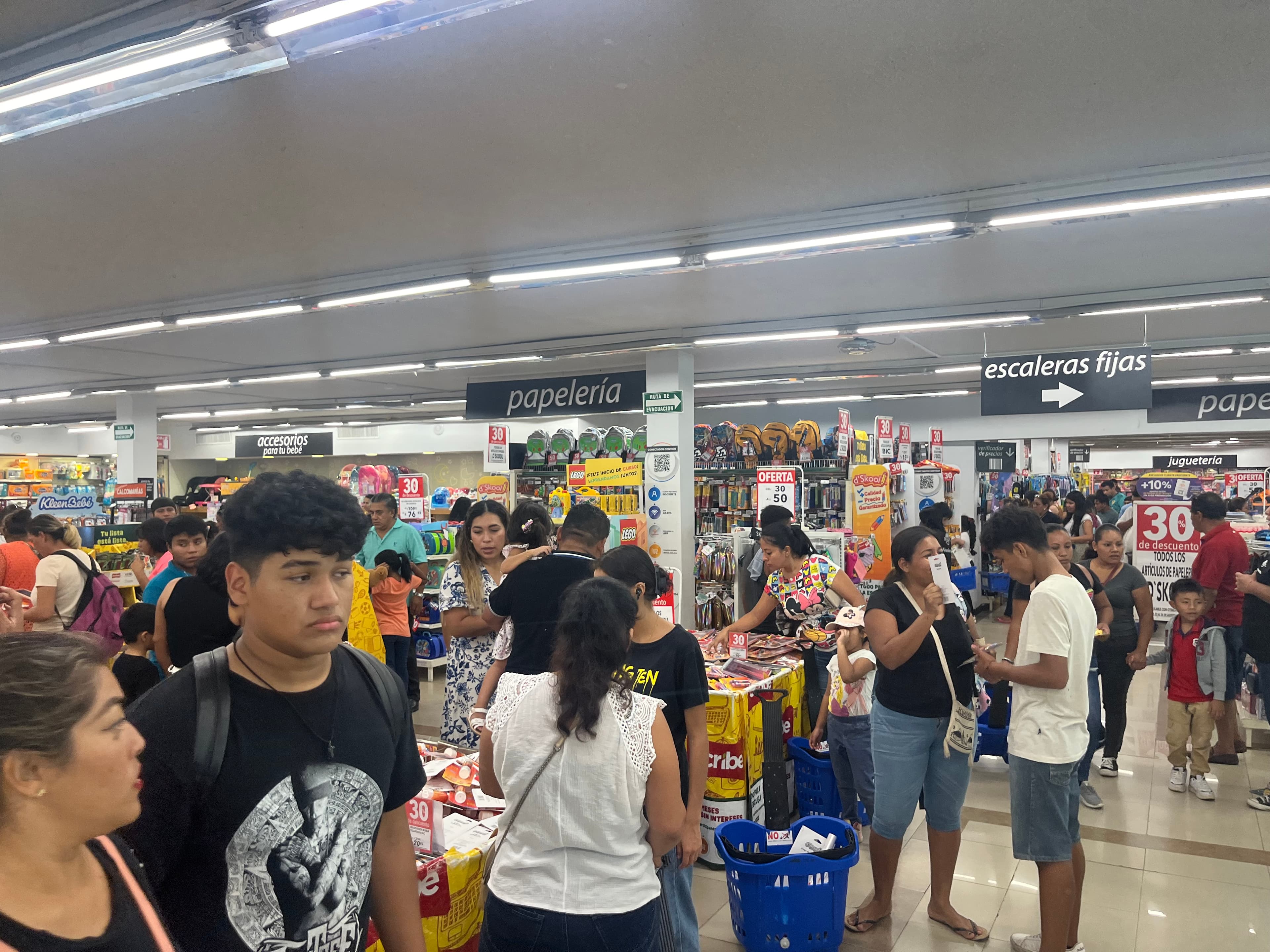 Compras de última hora previo al regreso a clases