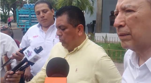 Oposición acusa derroche de más de 51 MDP y desabasto de transporte por acarreo