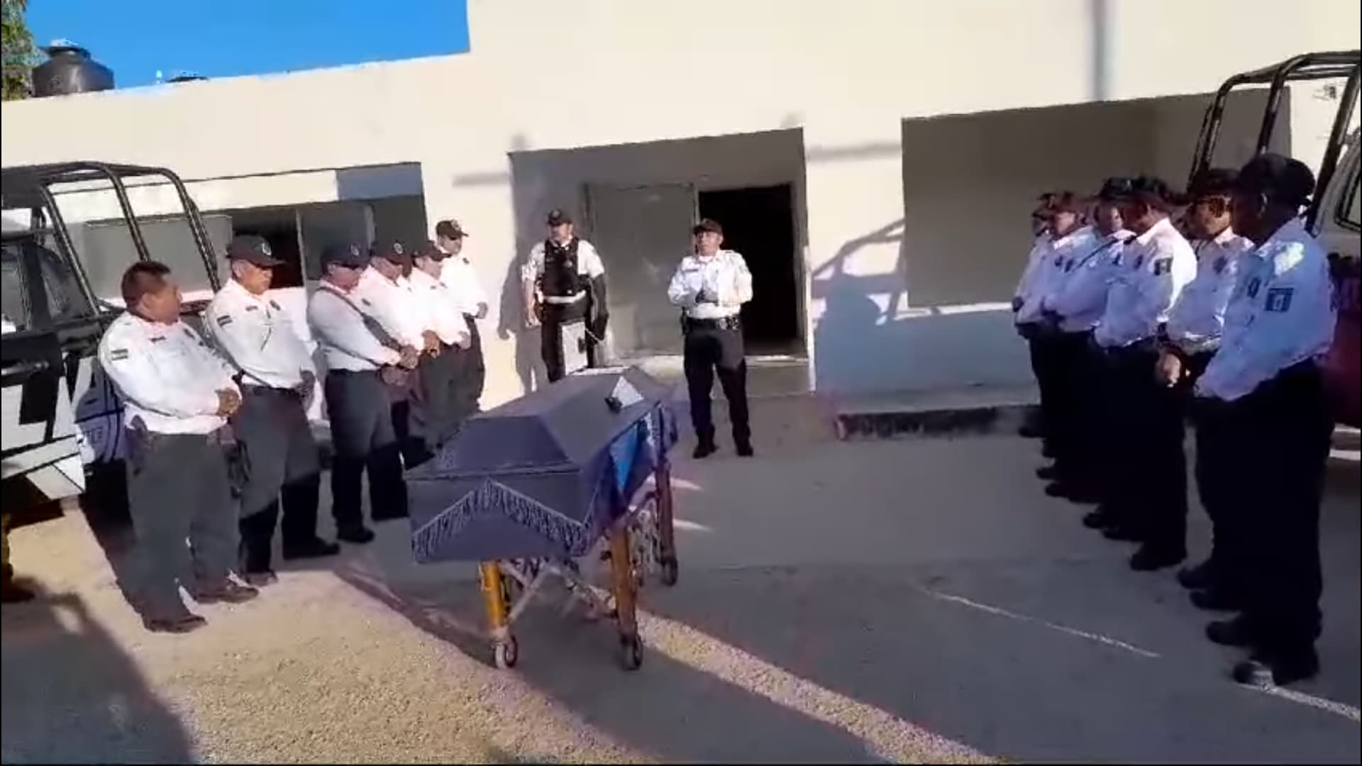 Despiden con honores a policía fallecido en Calkiní