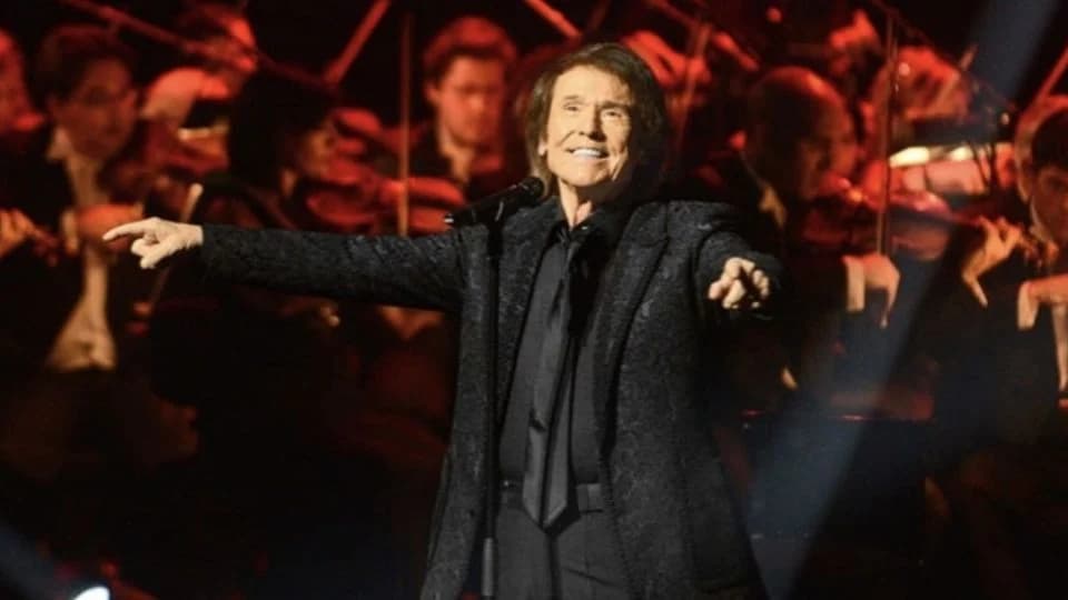 Raphael podrá salir del hospital en próximos días