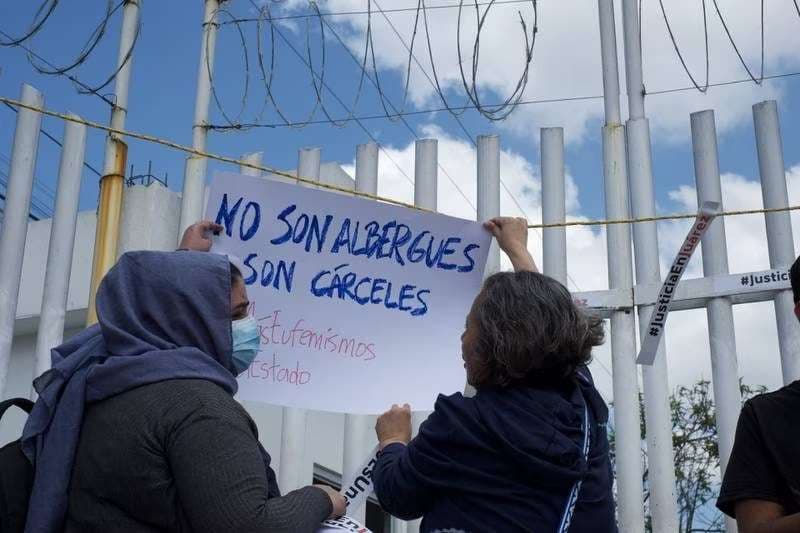 Quita INM cerrojos tras tragedia de 40