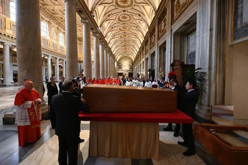 Sepultan al Papa Francisco en Basílica de Santa María la Mayor