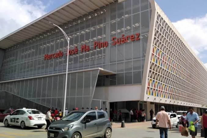 Por caos, buscan reordenar transporte público en Mercado Pino Suárez