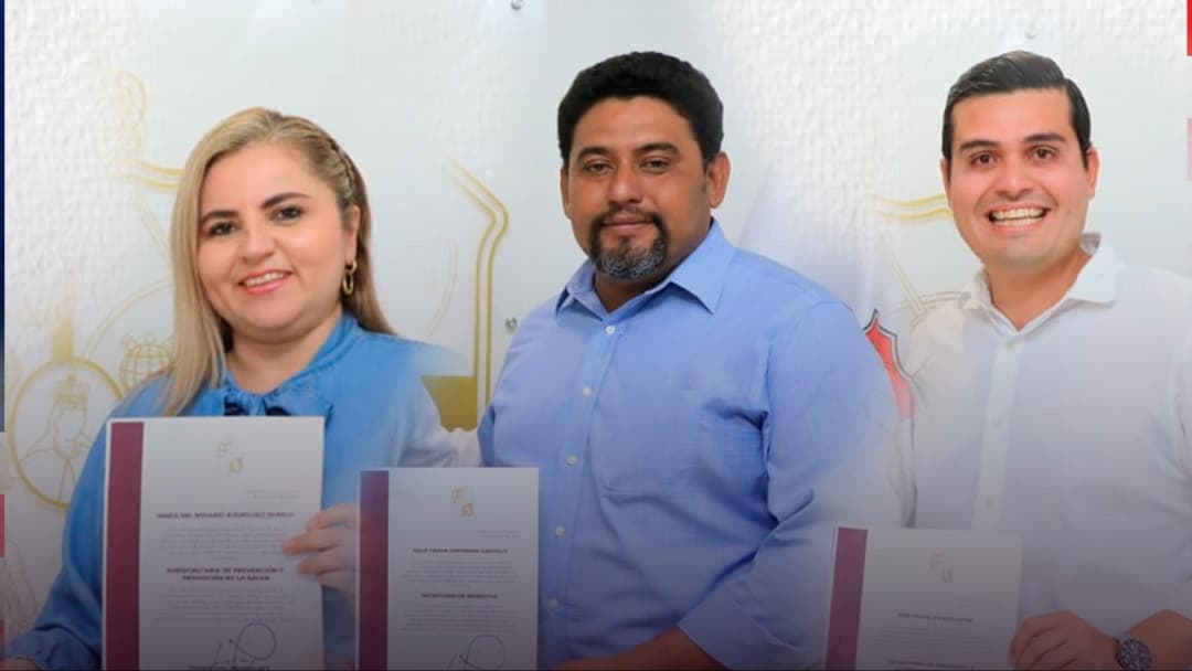 May ajusta gabinete ante salidas por candidaturas de Morena