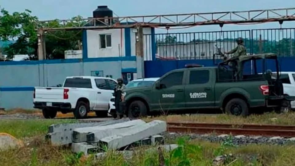 Aseguran 260 mil litros de Huachicol en Minatitlán