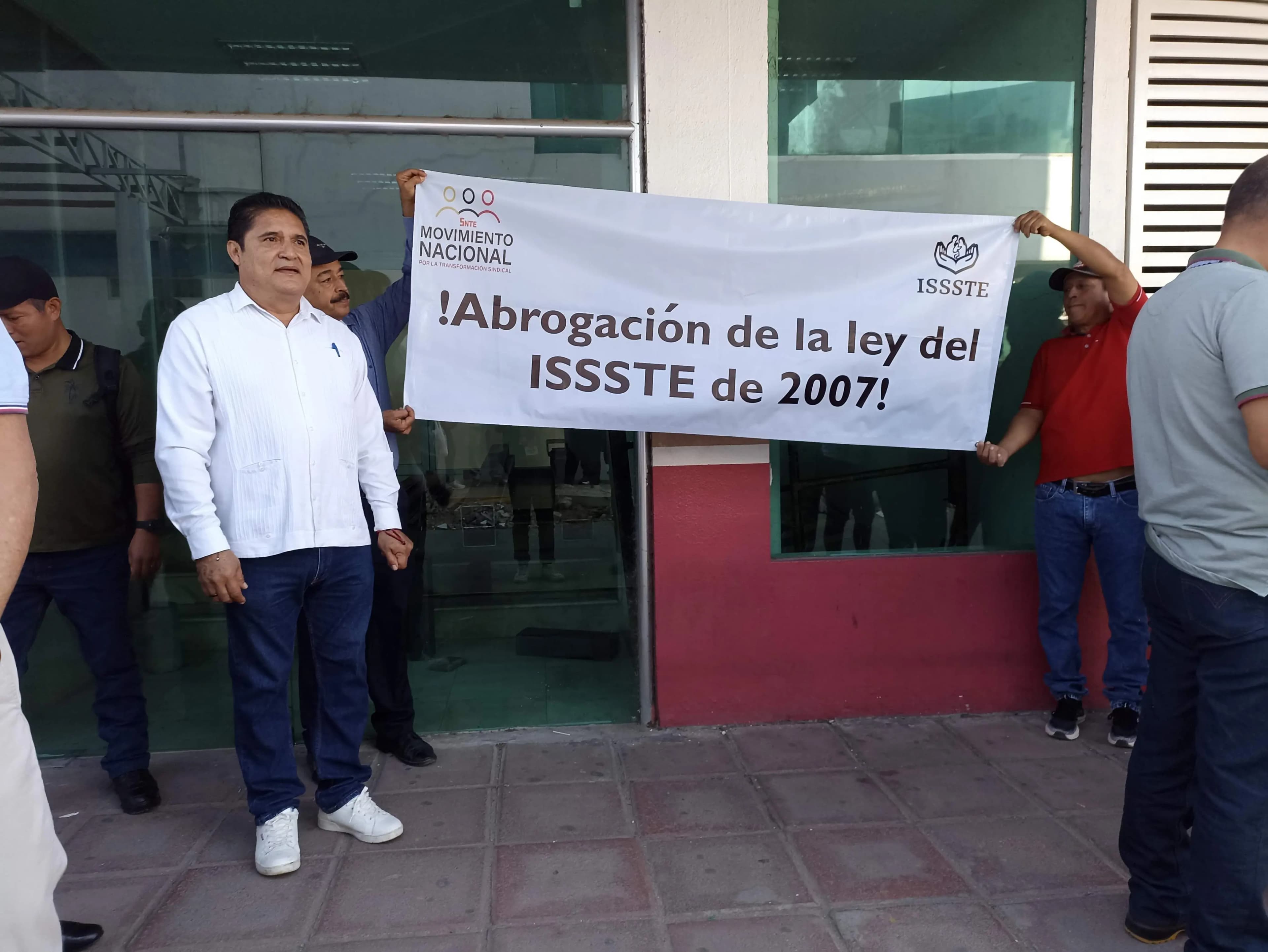 Marcha CNTE contra reforma a Ley del ISSSTE