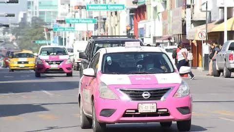 Operan 'a medias' los taxis rosas