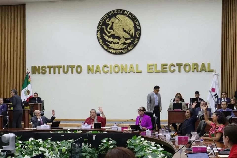 Quita INE triunfo a 46 candidatos por promedio...¡y cárcel!