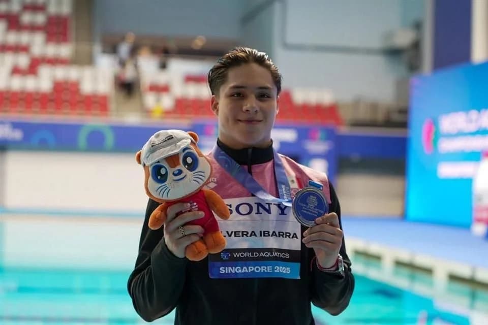 Osmar Olvera gana plata en Mundial de Singapur 2025