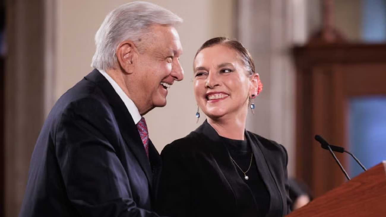 Cambia esposa de AMLO, España por Rectoría