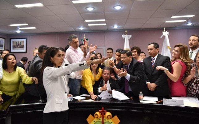 Trasciende renuncia de Verónica Hernández a Fiscalía