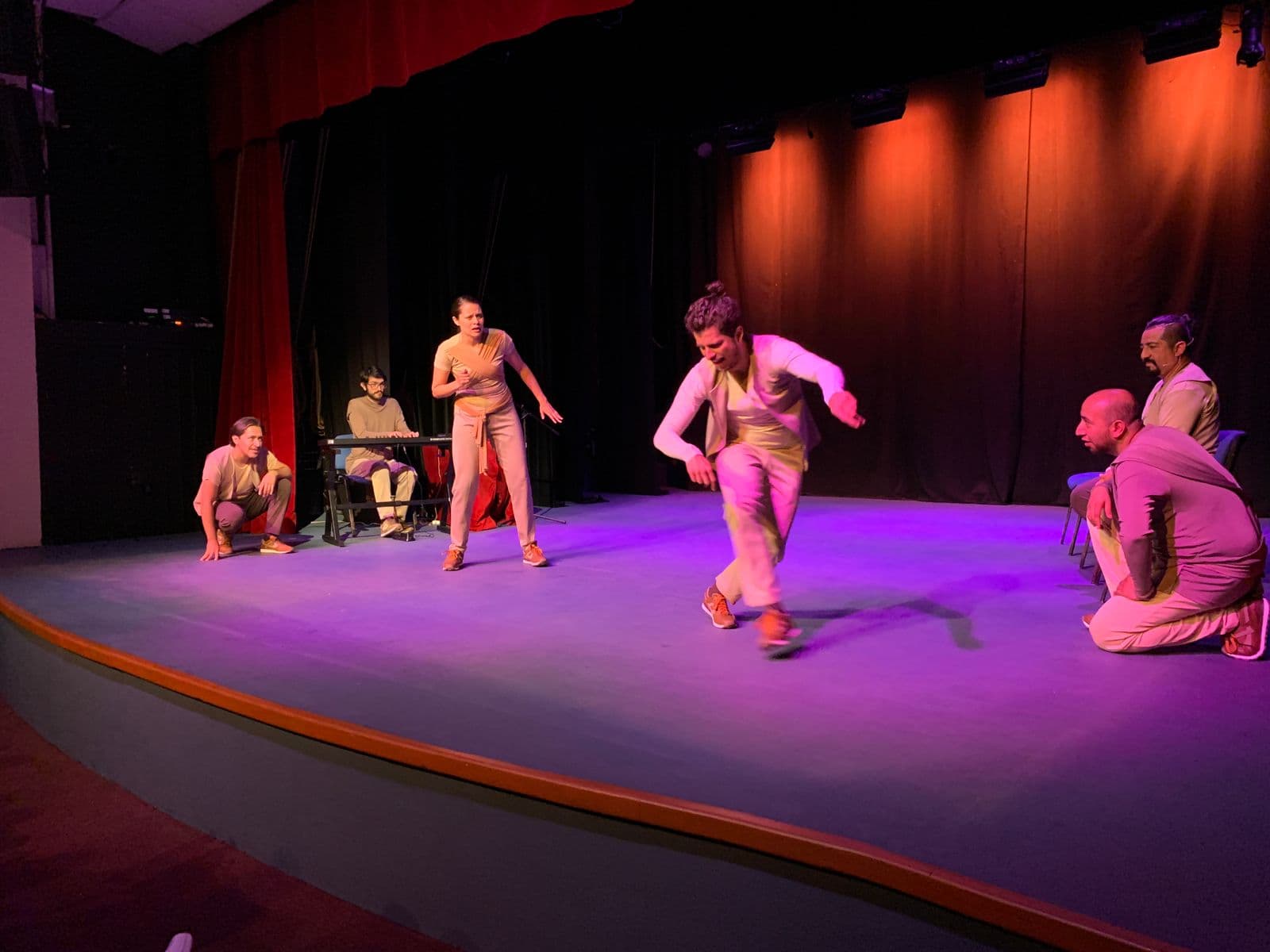 Todo un éxito obras de Teatro en lenguaje de señas