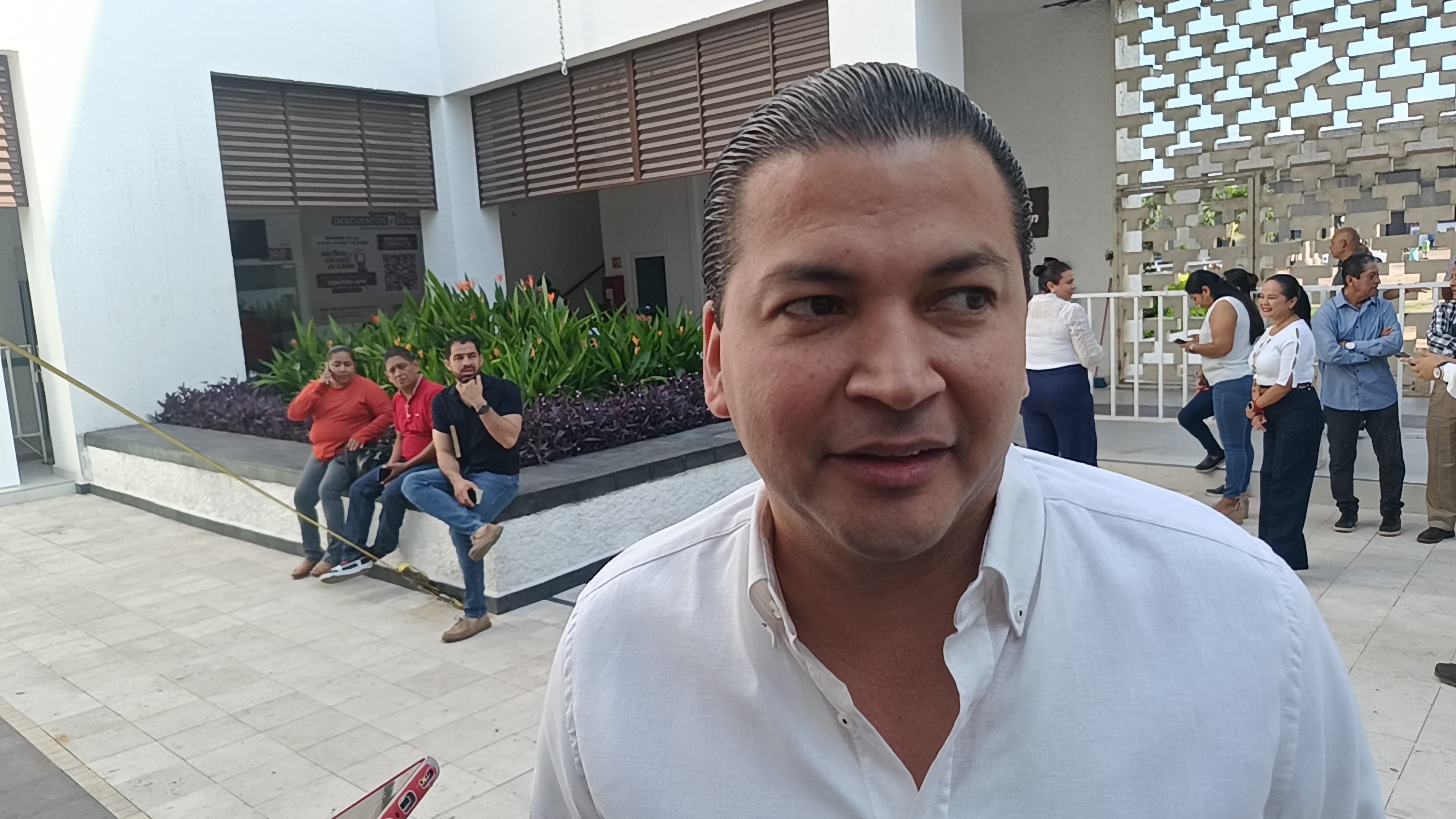 No al nepotismo ni a la reelección desde 2027: Bracamonte