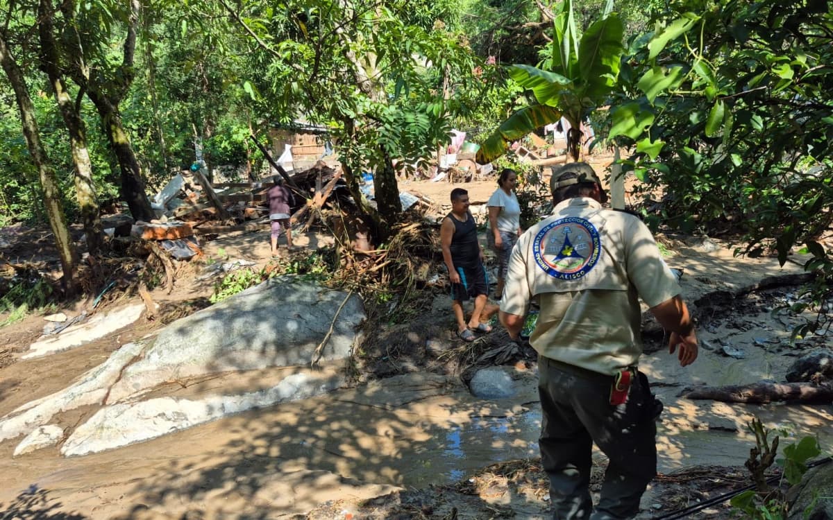 Huracán Polo devasta familias: hallan a dos niños muertos, buscan a sus padres
