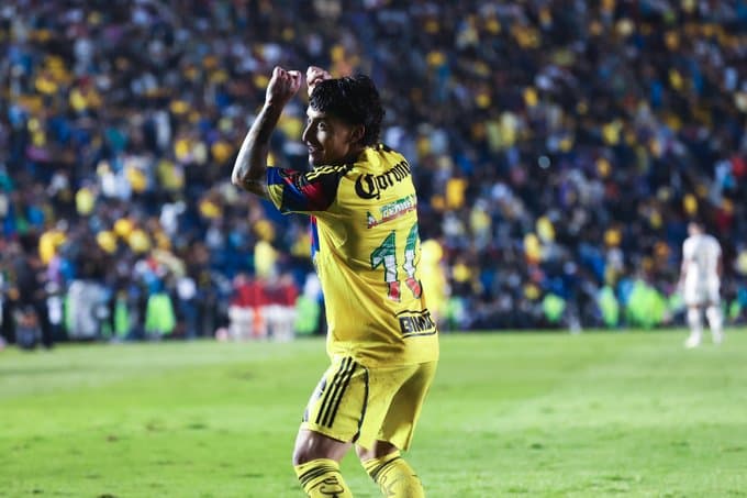 América remonta y golea 4-1 a Pumas en vibrante Clásico Capitalino