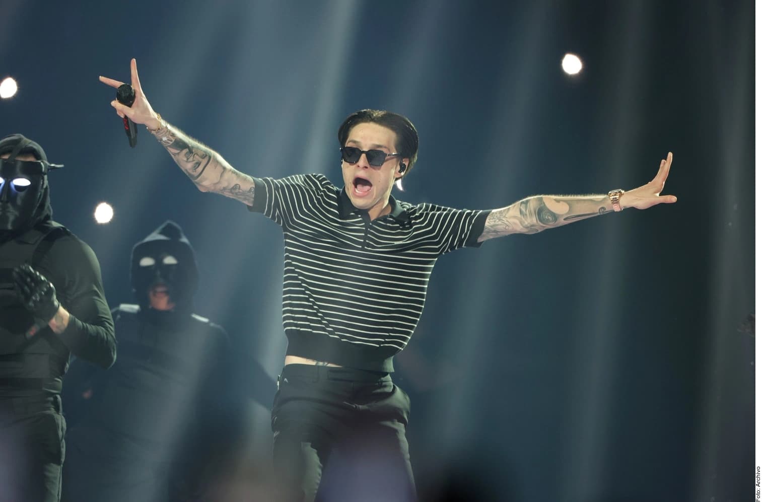 Captan a Peso Pluma con supuesta nieta de un narco