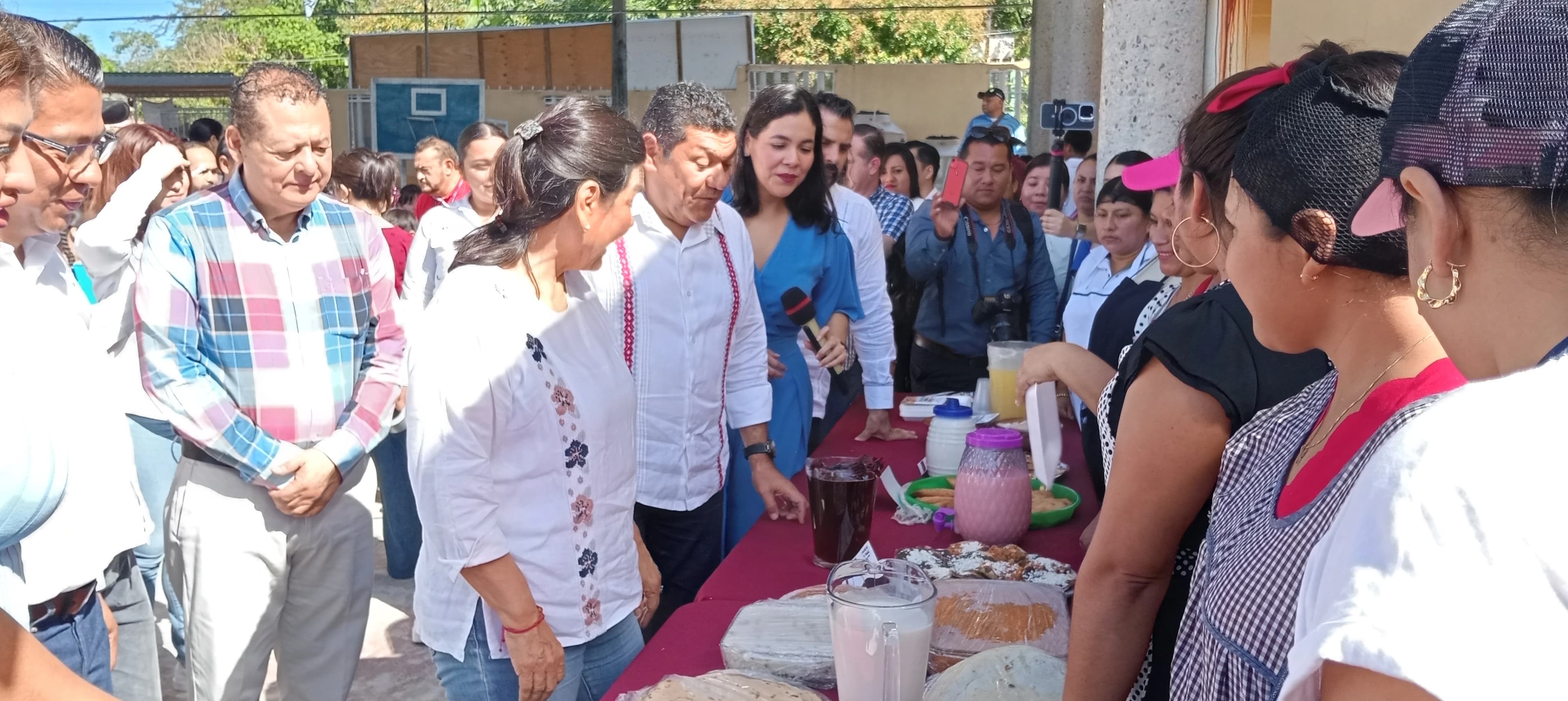 Desayunos calientes para 130 mil niños en Tabasco