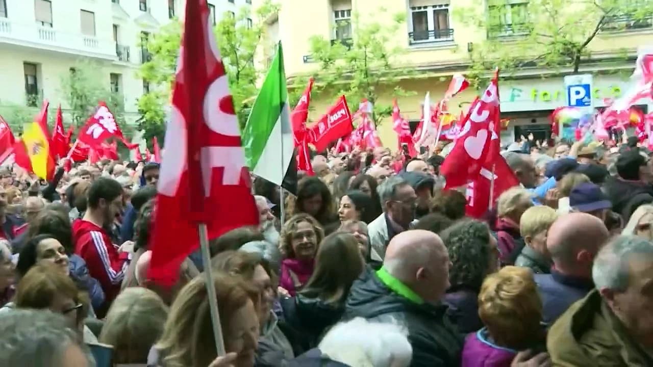 Piden a presidente español no renunciar