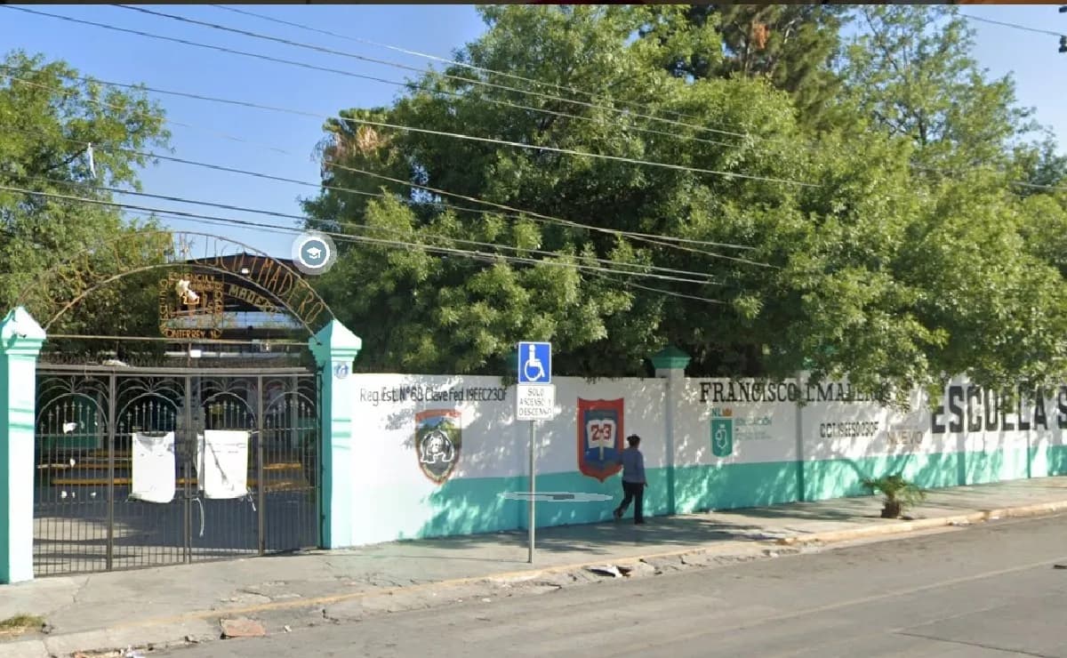 Confirman brote de Covid-19 en secundaria de Monterrey