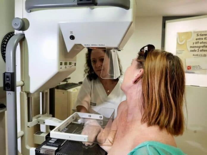 Ataca cáncer de mama a menores de 30...y ¡a hombres!