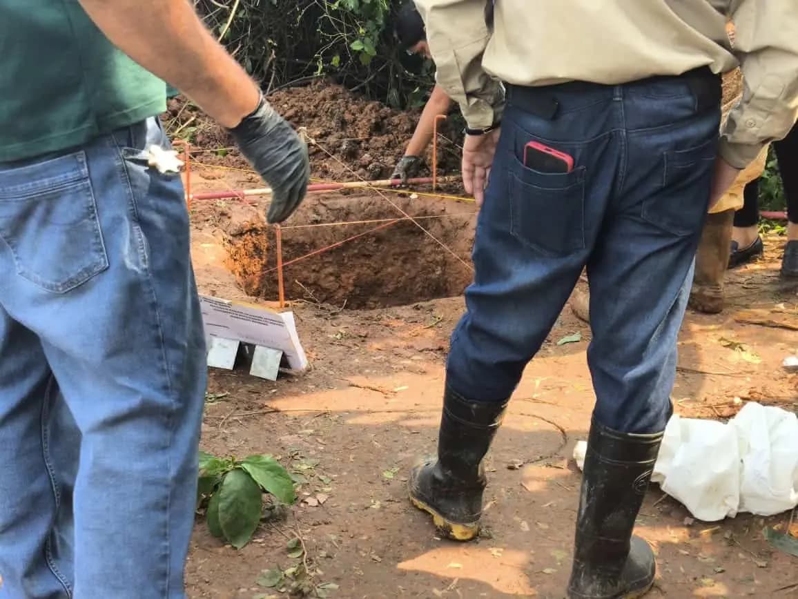 Encuentran fosa clandestina en Bicentenario