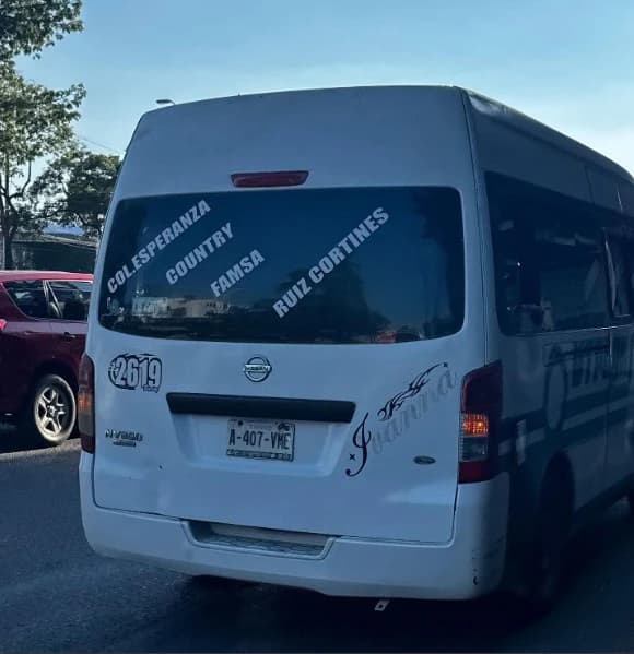 Exponen a chofer de combi por acoso