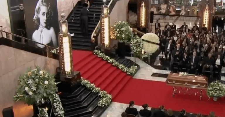 Rinden homenaje a 'La Pinal' en Bellas Artes