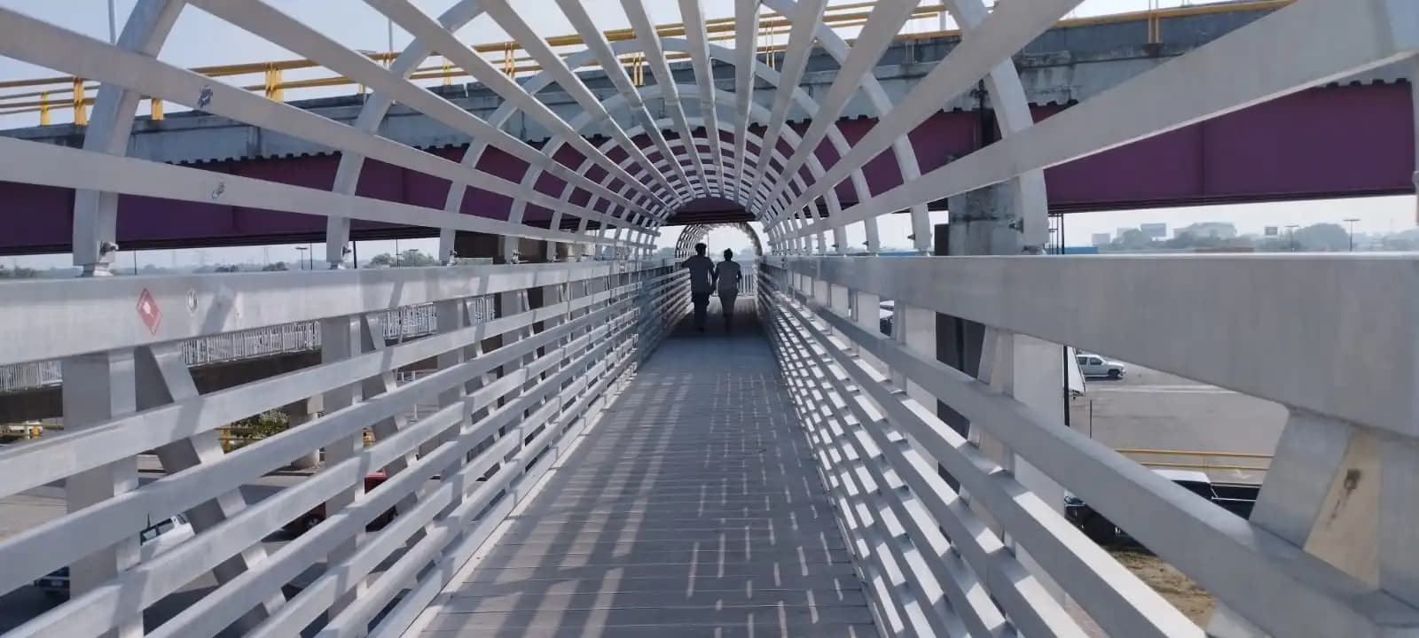 Delincuencia desanima uso de puentes peatonales