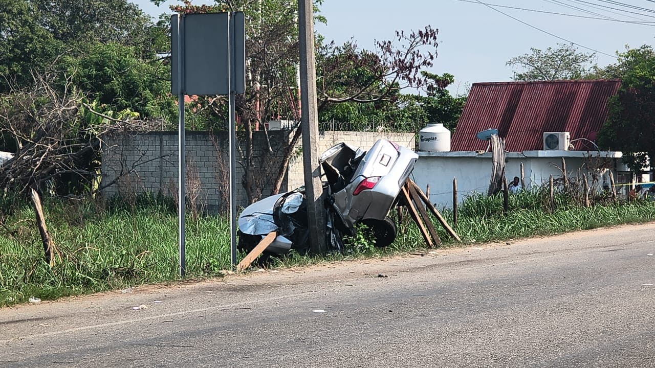 Mueren 2 personas y 5 más resultan heridas en siniestro en la Teapa - Villahermosa