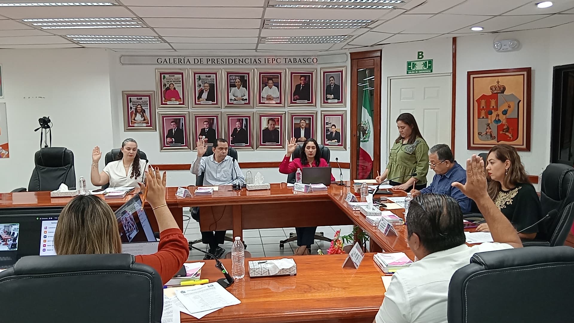 Consuman reducción de sueldos en el IEPCT