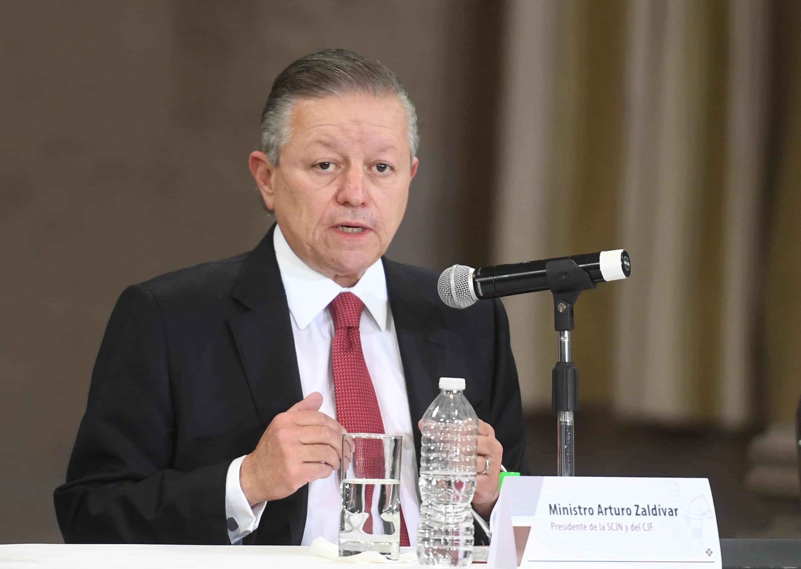 Propone Sheinbaum a Zaldívar y ex abogado de AMLO en Comité