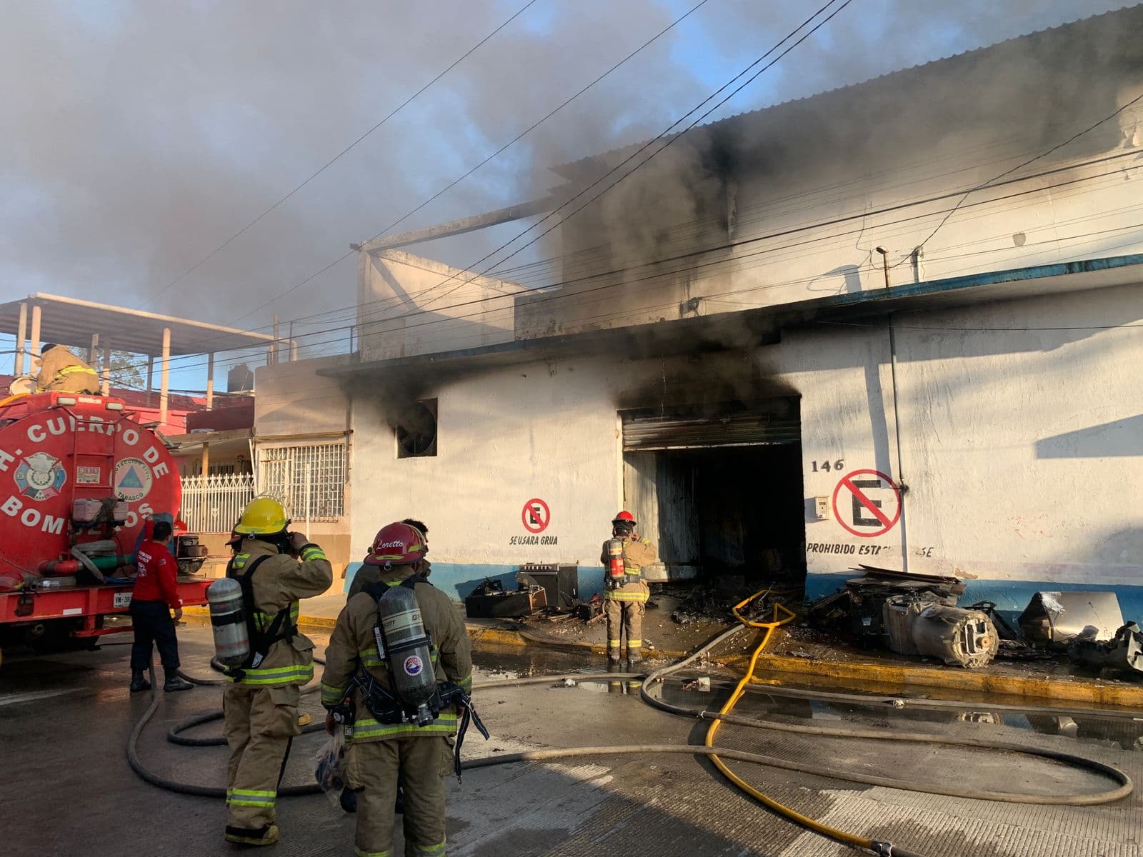 Devora incendio muebles y electrodomésticos