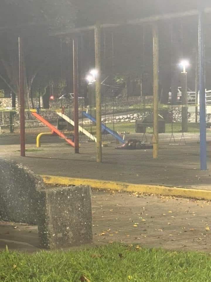 Exhiben en manta a presuntos generadores de violencia