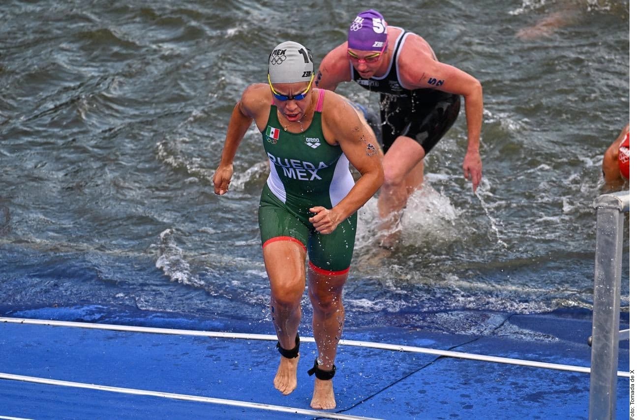 Triatleta mexicana Liz Rueda hace historia en París