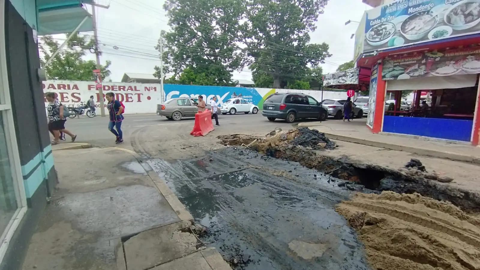 Obra inconclusa en calle Francisco Villa afecta a comerciantes