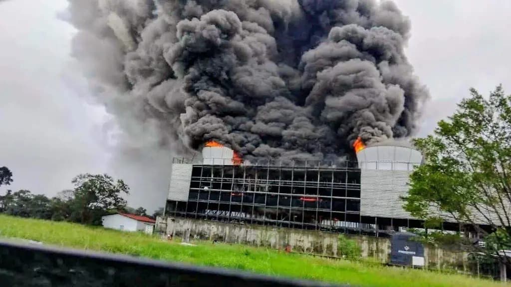Incendio en planta CryonInfra de Huimanguillo, Tabasco