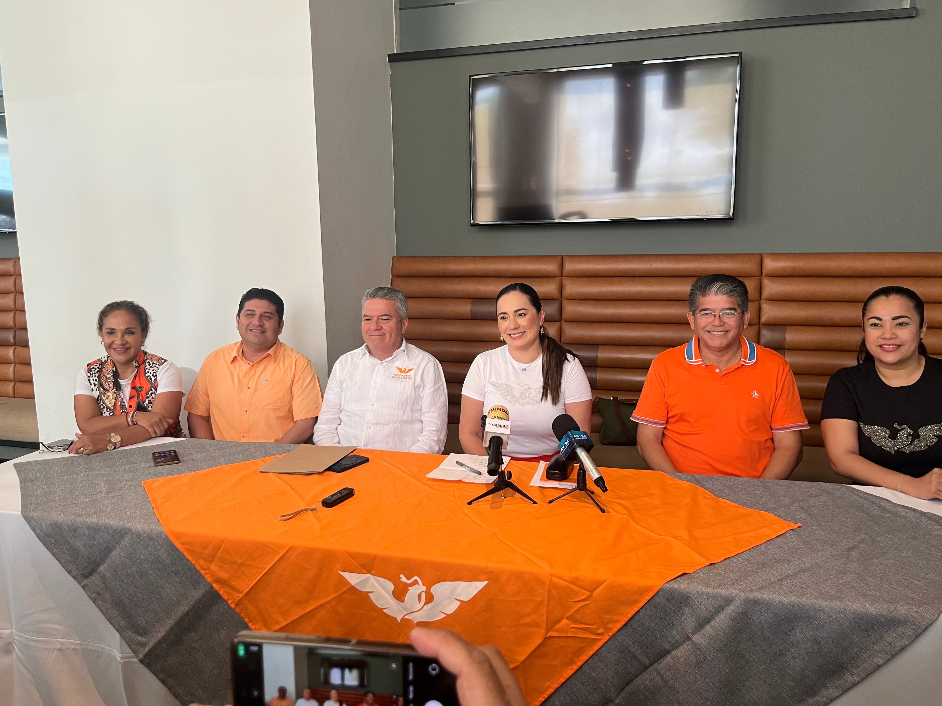 Quieren hacer crecer ola naranja en Tabasco