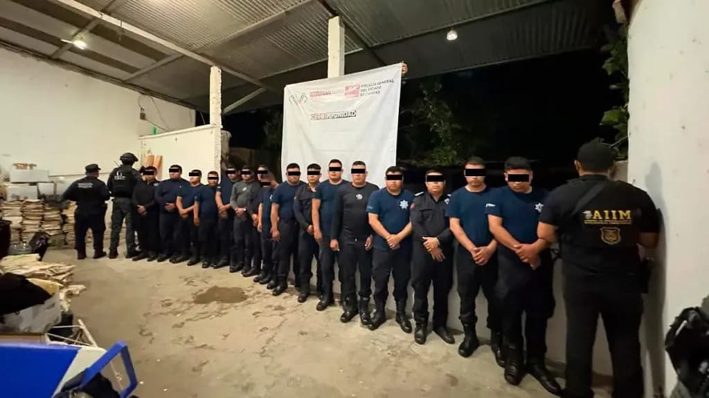 Detienen a 16 policías en Chiapas, liberaron a un detenido