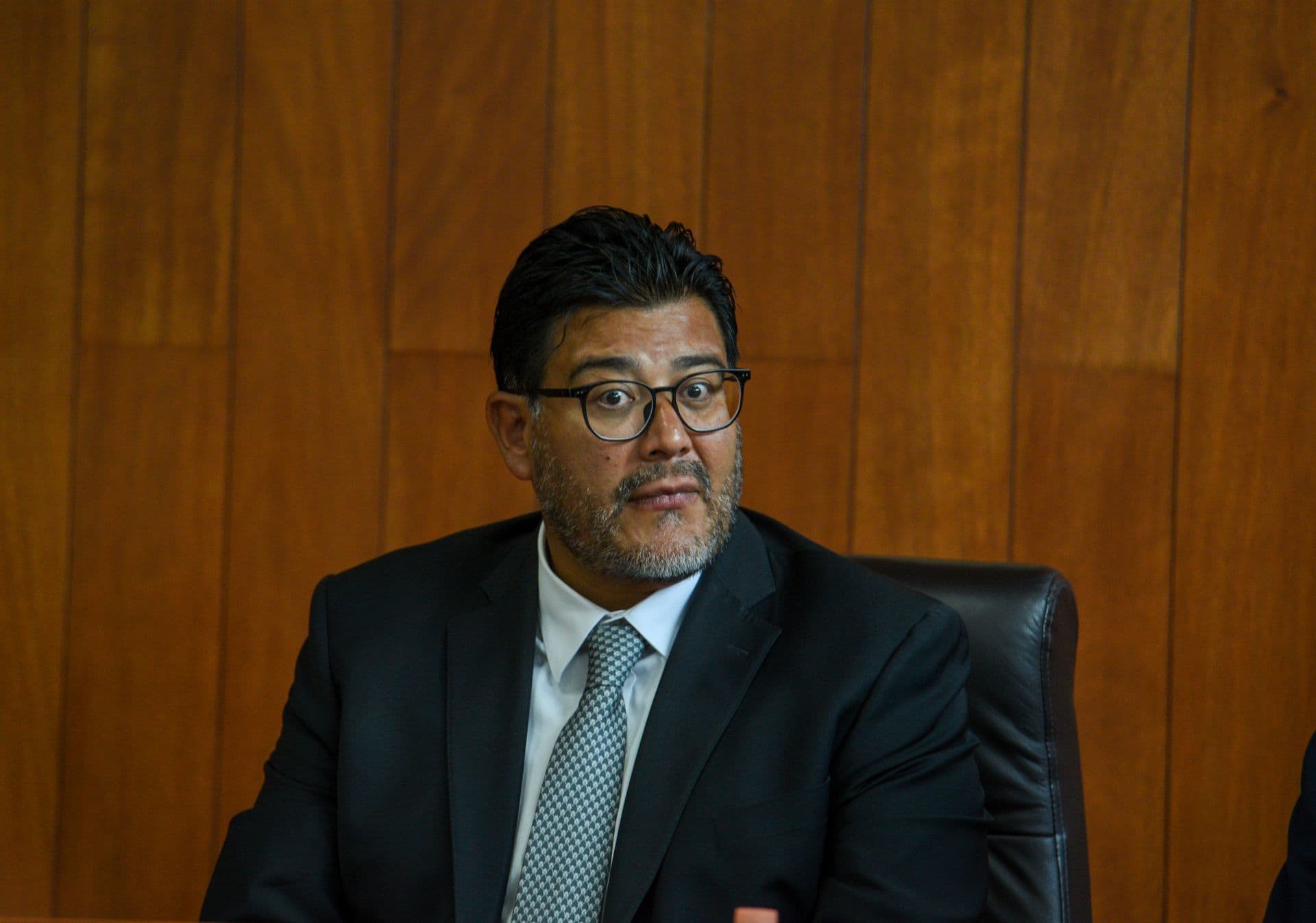 Permanencia de Reyes divide a Tribunal Electoral