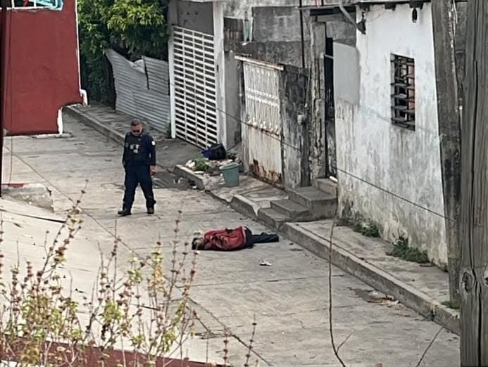 Encuentran restos humanos en la Francisco Villa de Centro y ejecutan a balazos a un hombre en Teapa